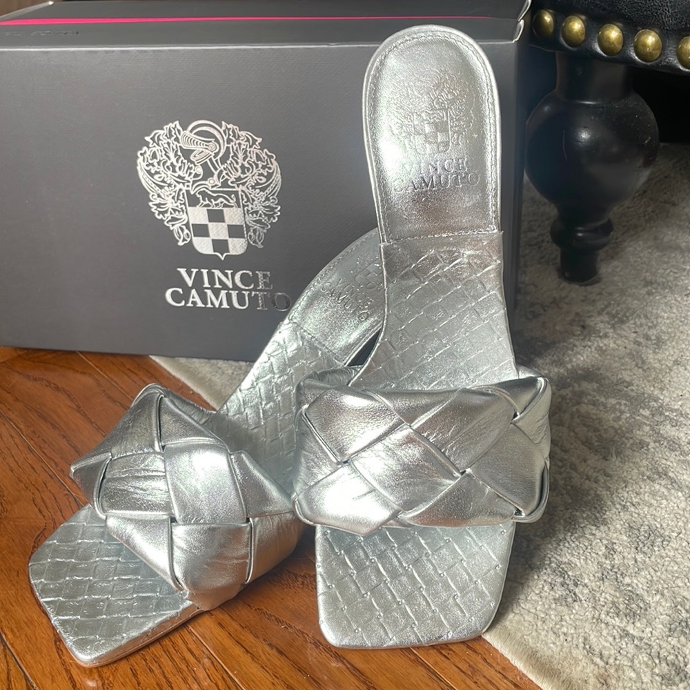 Vince Camuto Heels in SILVER!🖤
